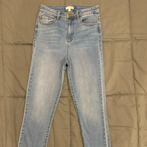 Gianni Bini Denim - GB Juniors Skinny jeans light wash with distressed hem